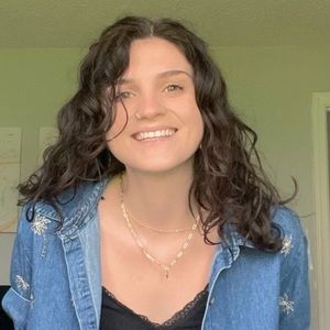 Meet your Posher, Julia